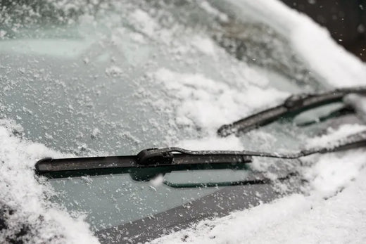 How to Use Wiper Blades Effectively in Frost and Snow and Avoid Damage!